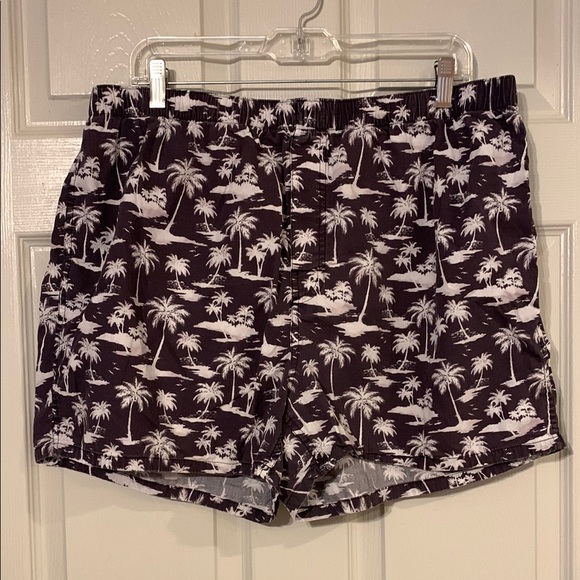 Old Navy Gray and White Tropical Patterned Shorts XLarge - Picture 1 of 4
